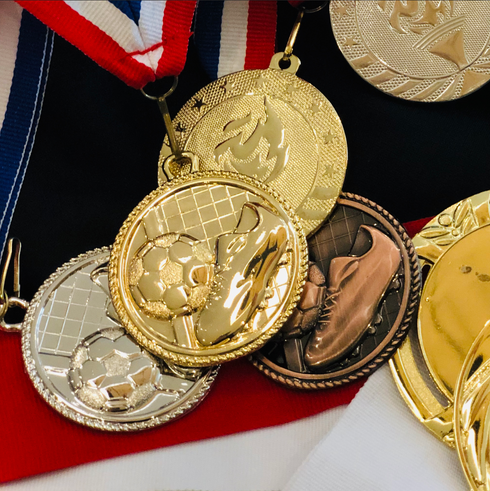 Medalla de Metal de Fútbol de 2" con cinta MDL510